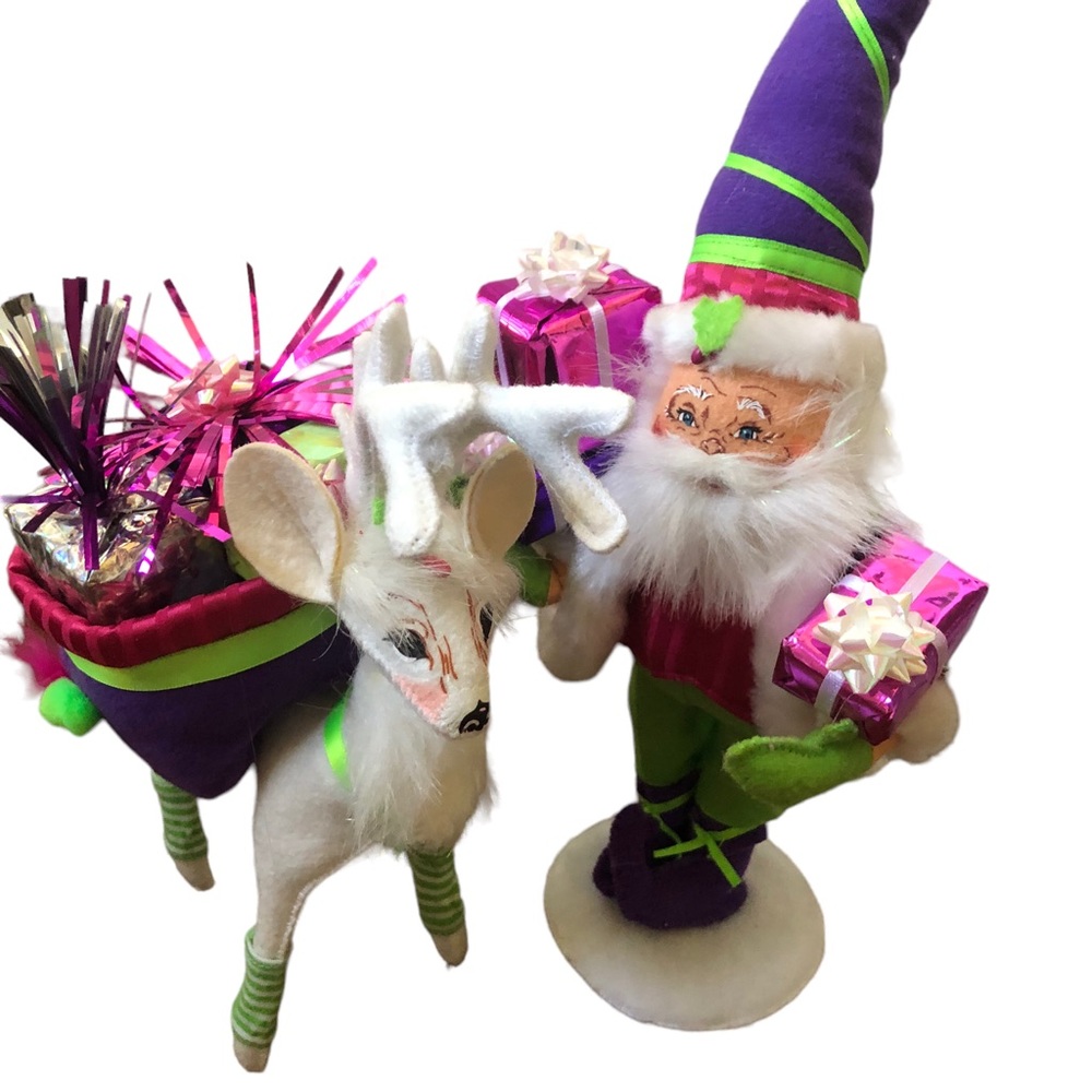 Annalee Winter Whimsy Purple Santa and White Reindeer w/Gifts 2011 Mint Set of 2